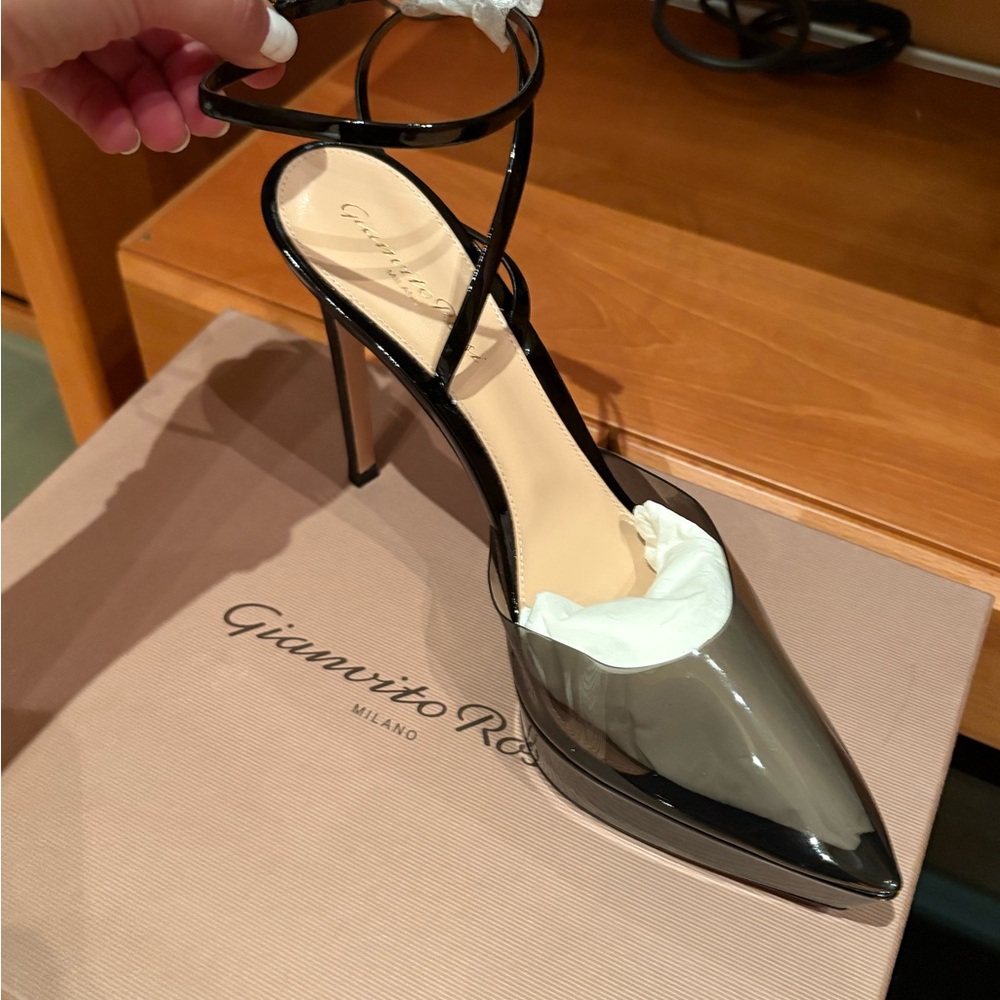 Gianvito Rossi Black Patent Leather Heels